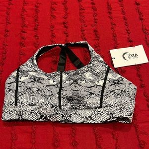 💕ZYIA💕 sports bra